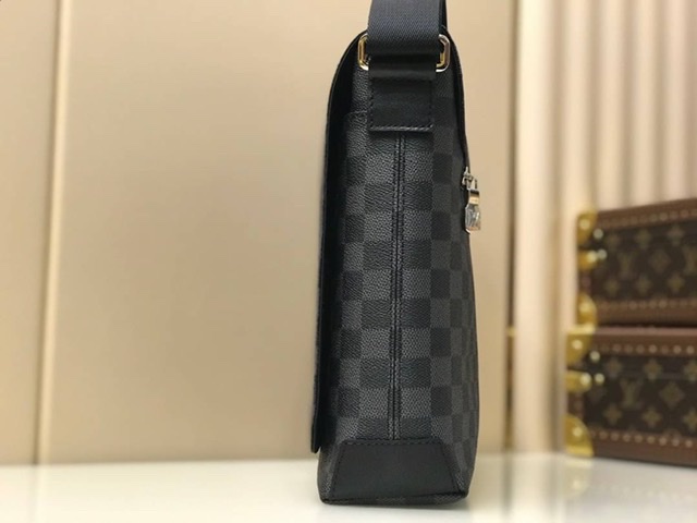 ٻҾ2 ͧԹ : Louis Vuitton District pm ҹôش Ѻ