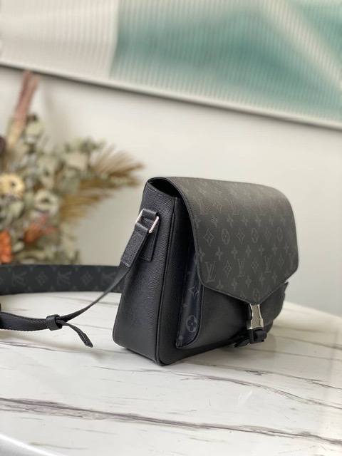 ٻҾ2 ͧԹ : Louis vuitton Taigarama Messenger(Ori)