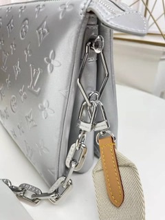 ٻҾ4 ͧԹ : Louis vuitton Coussin pm(ori)෾