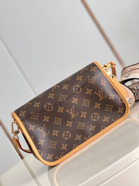 ٻҾ4 ͧԹ : Louis Vuitton DIANE ҹش Ѻ